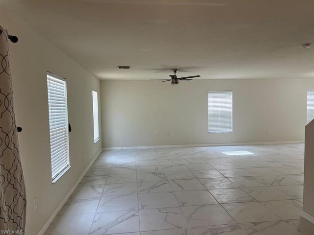 10329 Canal Brook LN, Lehigh Acres, FL 33936