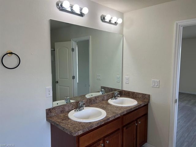 10329 Canal Brook LN, Lehigh Acres, FL 33936