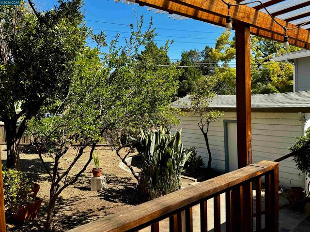 1546 Azalea Ave, Martinez, CA 94553