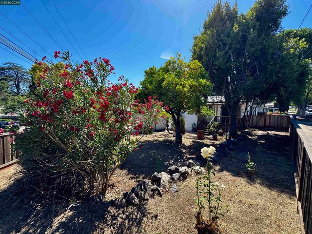 1546 Azalea Ave, Martinez, CA 94553