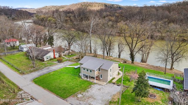 270 River Valley Rd, Frankfort, KY 40601