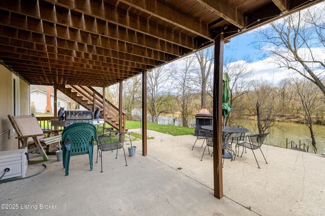 270 River Valley Rd, Frankfort, KY 40601