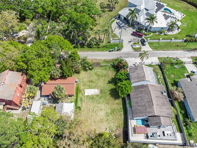 7406 BAY DRIVE, Tampa, FL 33635