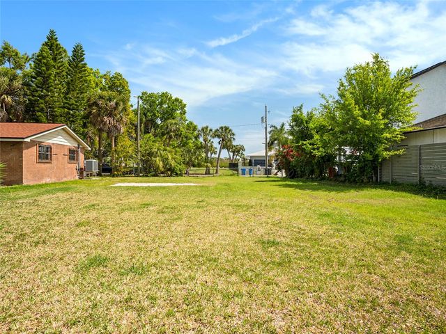 7406 BAY DRIVE, Tampa, FL 33635