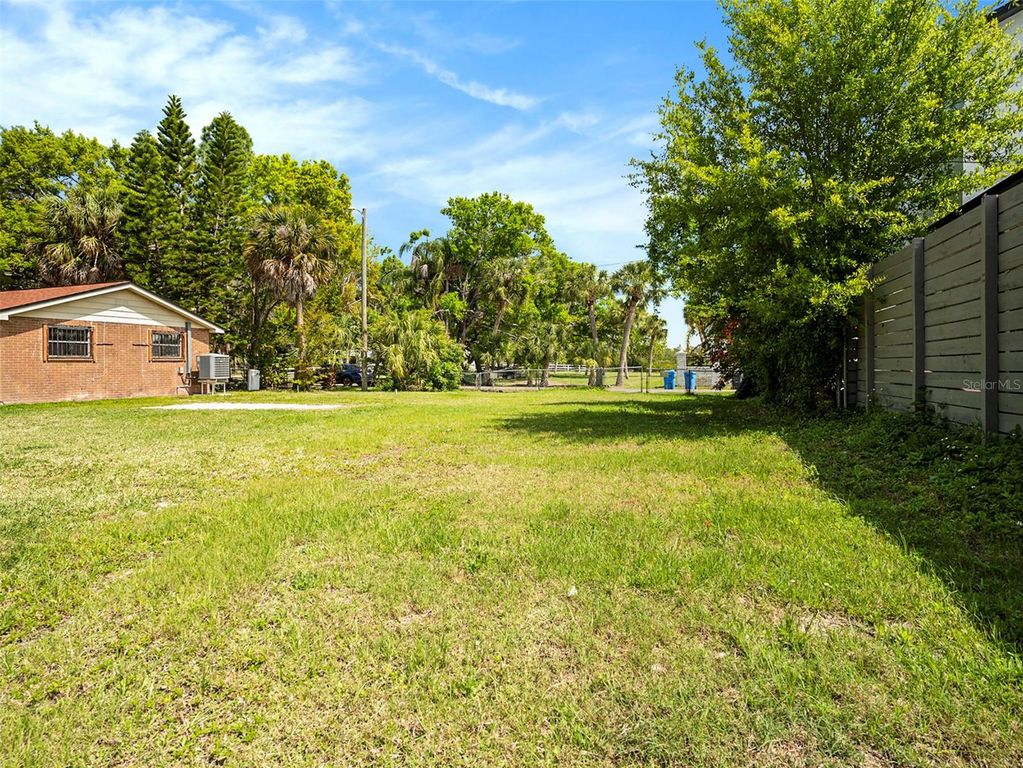 Image 12 of property listing at 7406 BAY DRIVE, Tampa, FL 33635