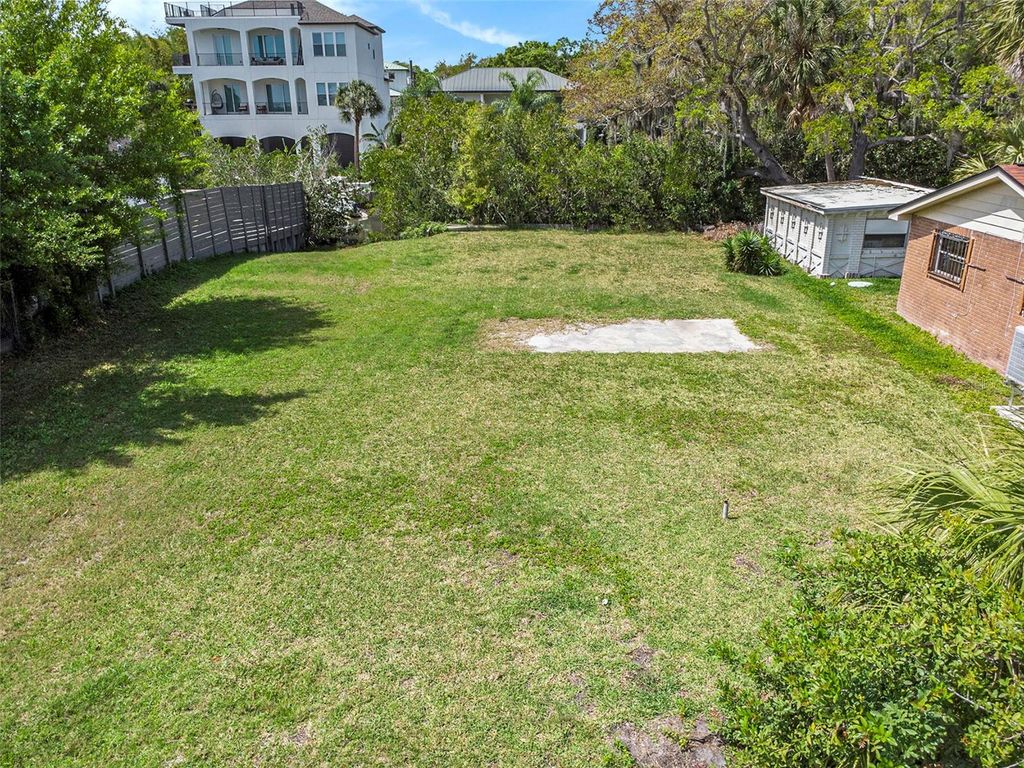 Image 4 of property listing at 7406 BAY DRIVE, Tampa, FL 33635