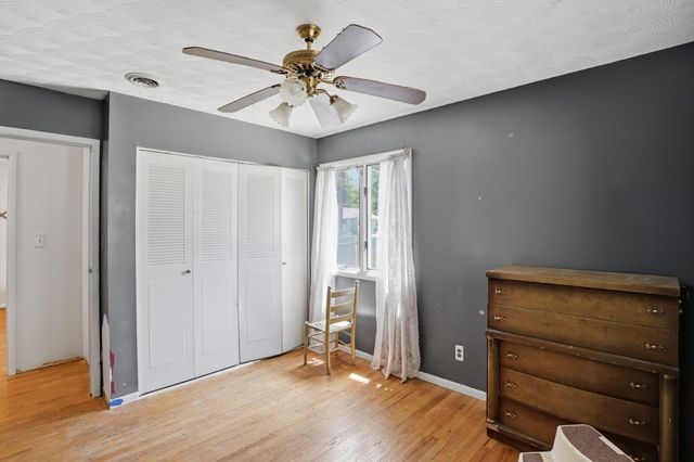 102 S Wendell Avenue, Hartford, MI 49057
