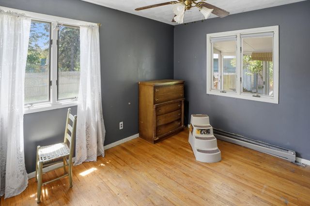 102 S Wendell Avenue, Hartford, MI 49057