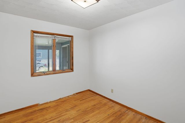 102 S Wendell Avenue, Hartford, MI 49057