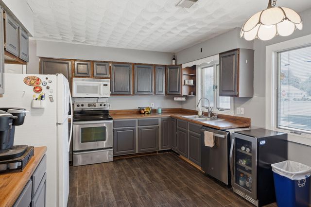 102 S Wendell Avenue, Hartford, MI 49057