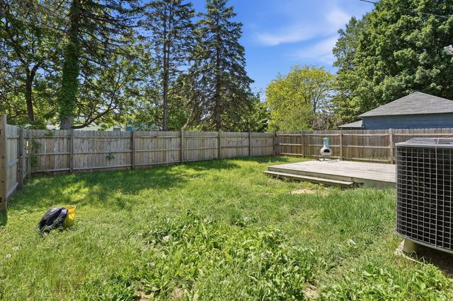 102 S Wendell Avenue, Hartford, MI 49057