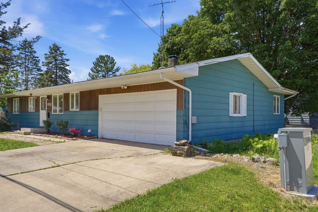 102 S Wendell Avenue, Hartford, MI 49057