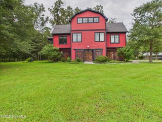 1000 Lakebay Road, Vass, NC 28394