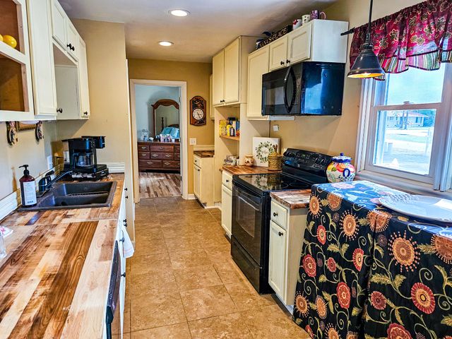 718 Azalea, Walterboro, SC 29488