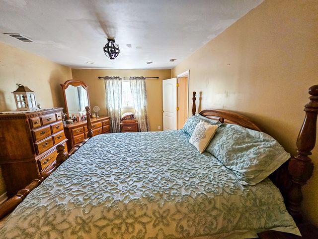 718 Azalea, Walterboro, SC 29488