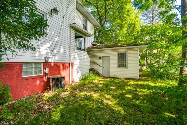 333 Trigonia Drive, Akron, OH 44302