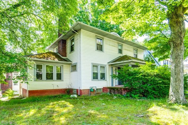 333 Trigonia Drive, Akron, OH 44302