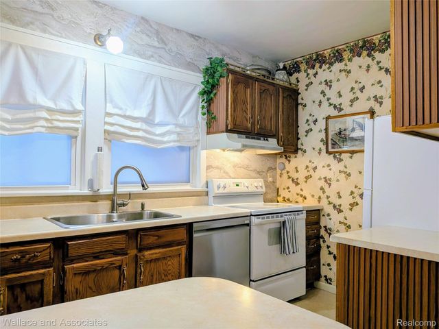 2712 Military Street, Port Huron, MI 48060