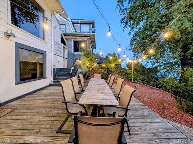 2712 Military Street, Port Huron, MI 48060