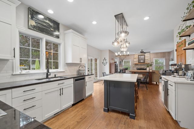 629 West Lane, Geneva, IL 60134