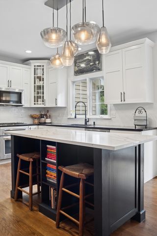 629 West Lane, Geneva, IL 60134