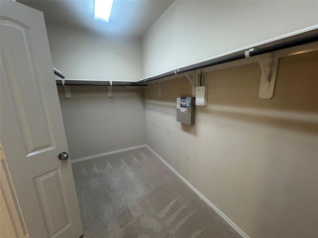 2911 Meadows Pond Lane, Pearland, TX 77584