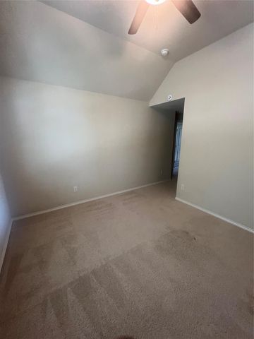 2911 Meadows Pond Lane, Pearland, TX 77584