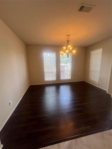 2911 Meadows Pond Lane, Pearland, TX 77584