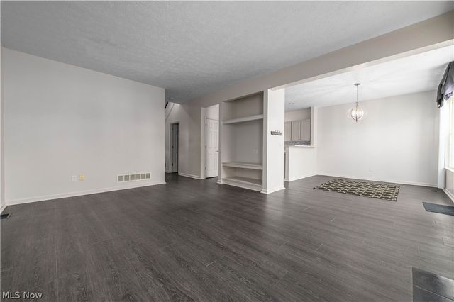 33136 Fairport Drive, Avon Lake, OH 44012