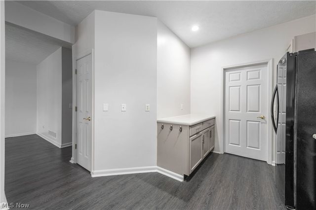 33136 Fairport Drive, Avon Lake, OH 44012