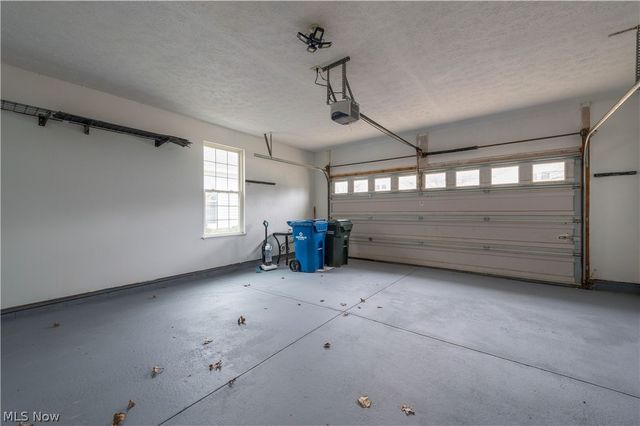 33136 Fairport Drive, Avon Lake, OH 44012