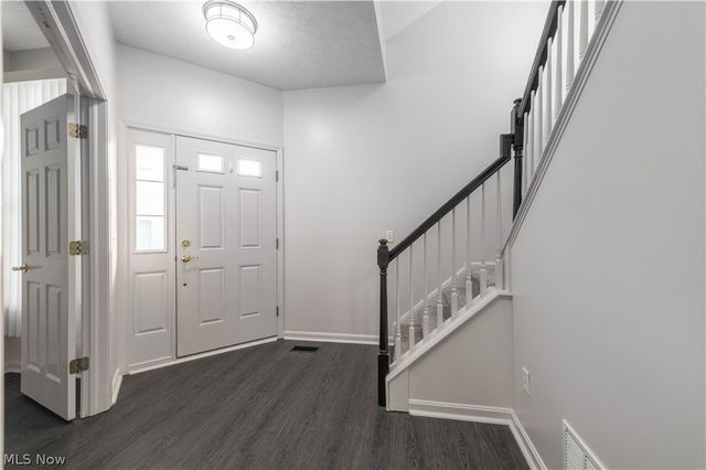 33136 Fairport Drive, Avon Lake, OH 44012