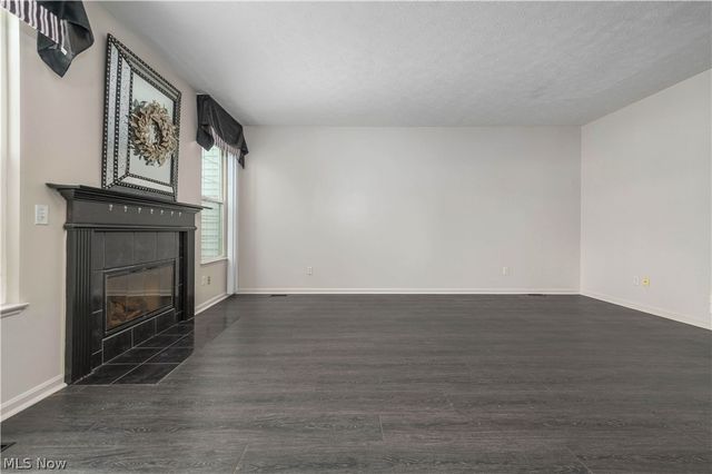 33136 Fairport Drive, Avon Lake, OH 44012