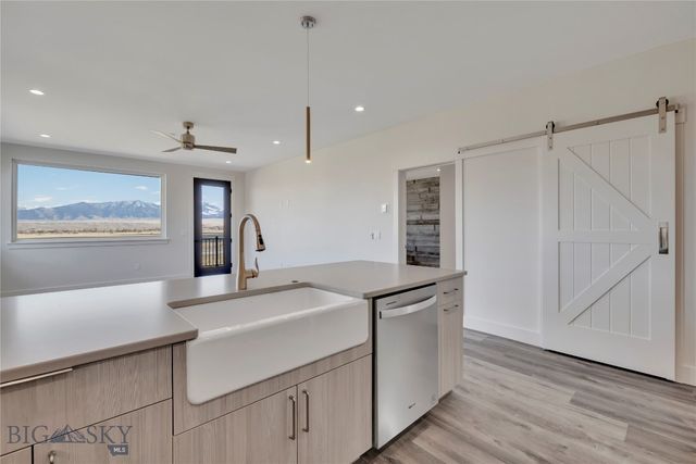 450 Loomis Way A, Ennis, MT 59729