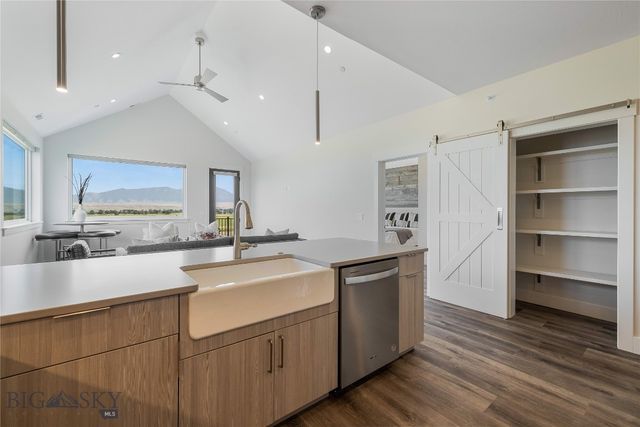 450 Loomis Way A, Ennis, MT 59729