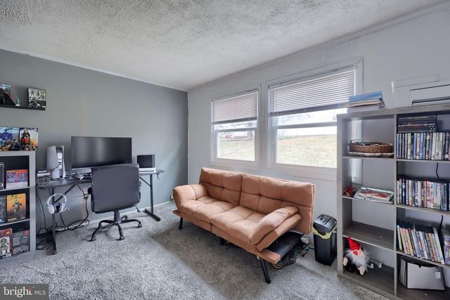 390 LINCOLNWAY DR, York, PA 17408