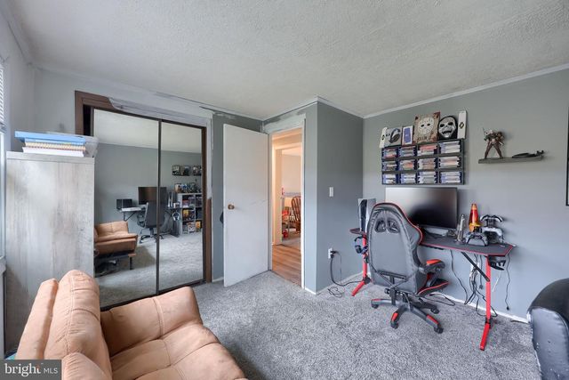 390 LINCOLNWAY DR, York, PA 17408