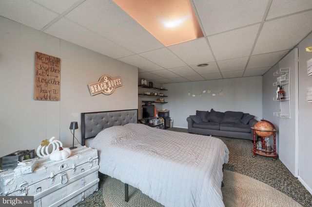 390 LINCOLNWAY DR, York, PA 17408