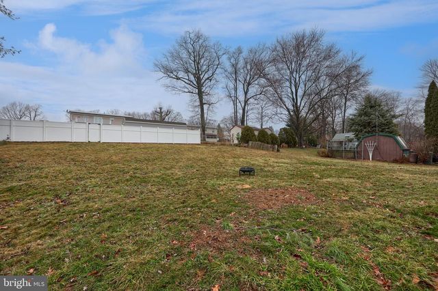 390 LINCOLNWAY DR, York, PA 17408