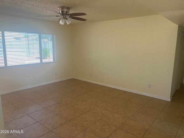 6502 W MERCER Lane, Glendale, AZ 85304