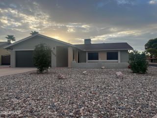 6502 W MERCER Lane, Glendale, AZ 85304