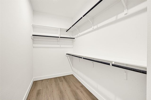 409 Alvia Run Lane, Houston, TX 77018