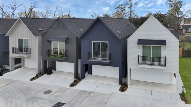 409 Alvia Run Lane, Houston, TX 77018