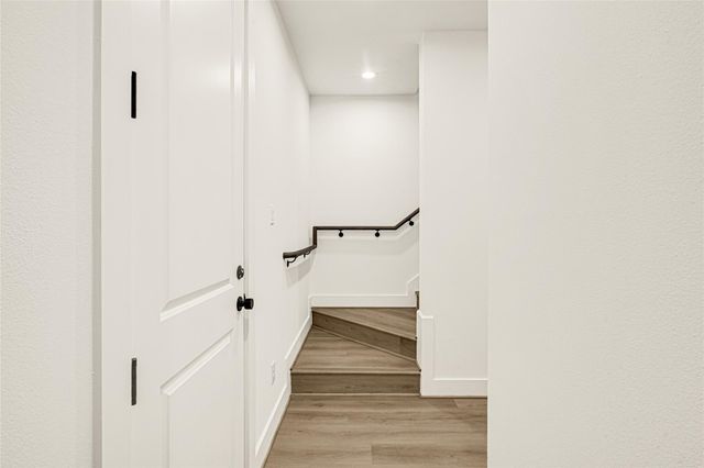 409 Alvia Run Lane, Houston, TX 77018