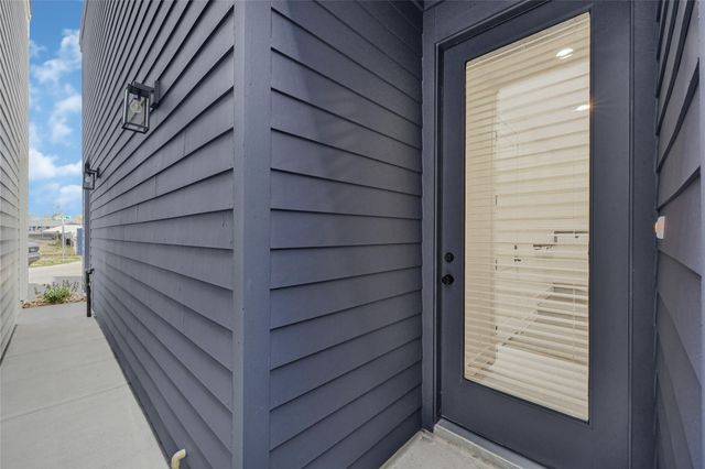 409 Alvia Run Lane, Houston, TX 77018