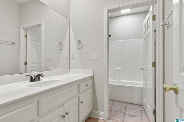 1514 26TH AVENUE E, Tuscaloosa, AL 35404