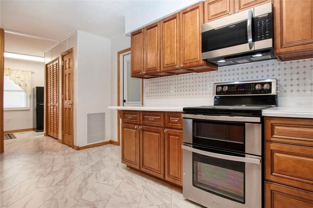 624 LA JOLLA AVENUE, Sun City Center, FL 33573