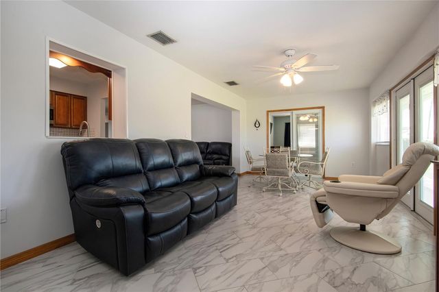 624 LA JOLLA AVENUE, Sun City Center, FL 33573