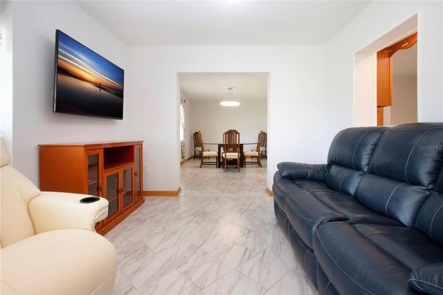 624 LA JOLLA AVENUE, Sun City Center, FL 33573