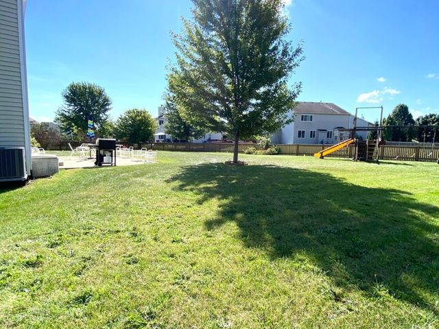 1056 Deertrail Court, Antioch, IL 60002